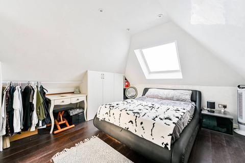194 The Fairway, Ruislip, HA4 0SL