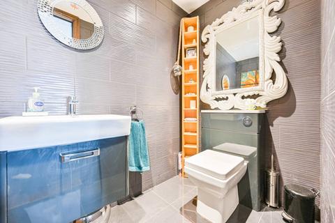 194 The Fairway, Ruislip, HA4 0SL