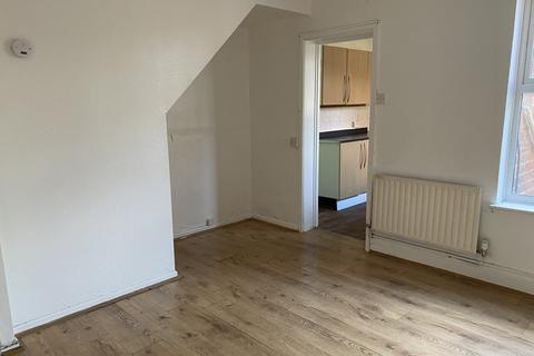 3 bedroom end of terrace house to rent - Bishopstone Road, Gloucester GL1