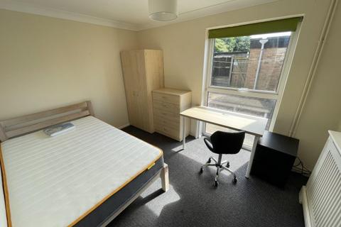 4 bedroom house share to rent, Hallett Walk