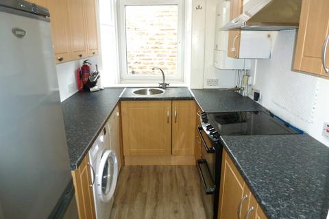 2 bedroom flat to rent - First Floor Flat, 47 Huntly Street, Inverness, IV3 5HR