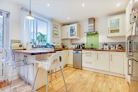 2 bedroom flat to rent, 41 Gladstone Road, Croydon, CR0