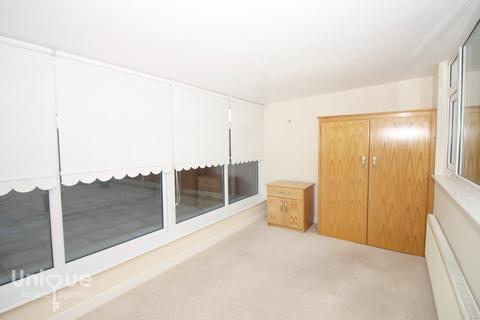 14 Berwick Avenue, Thornton-cleveleys, FY5 2JT