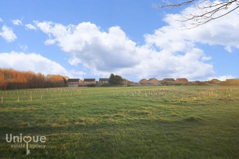 14 Berwick Avenue, Thornton-cleveleys, FY5 2JT