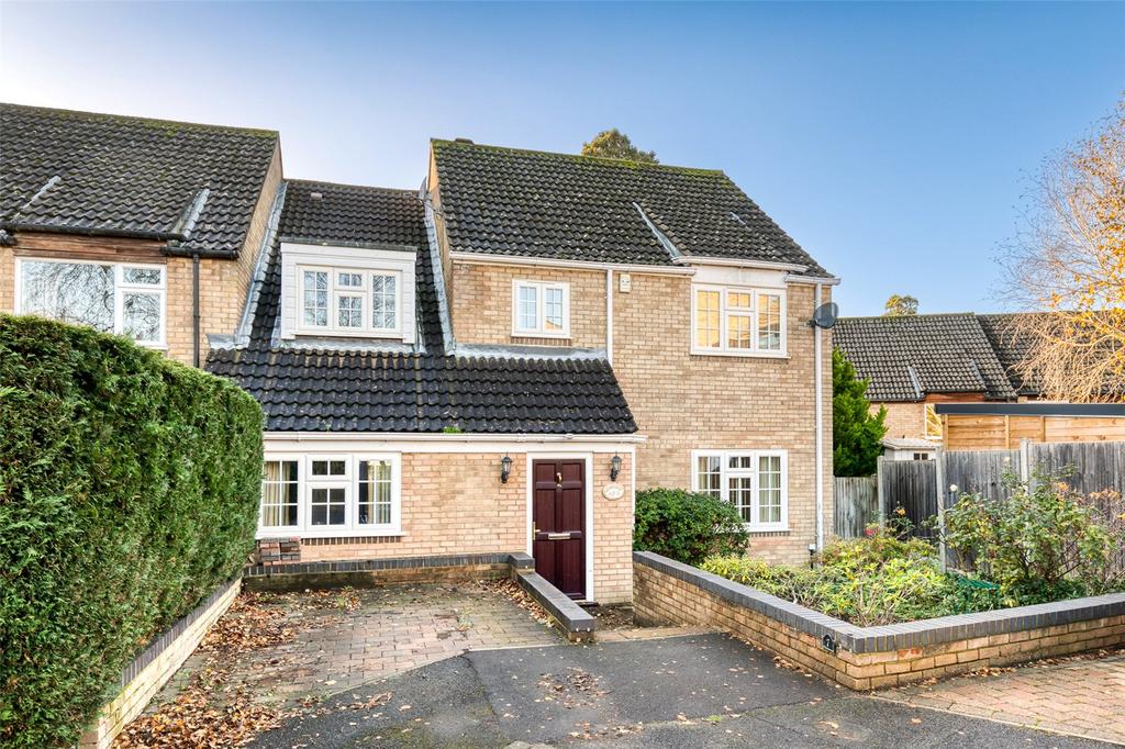 Frobisher, Bracknell, Berkshire, RG12 4 bed link detached house £525,000