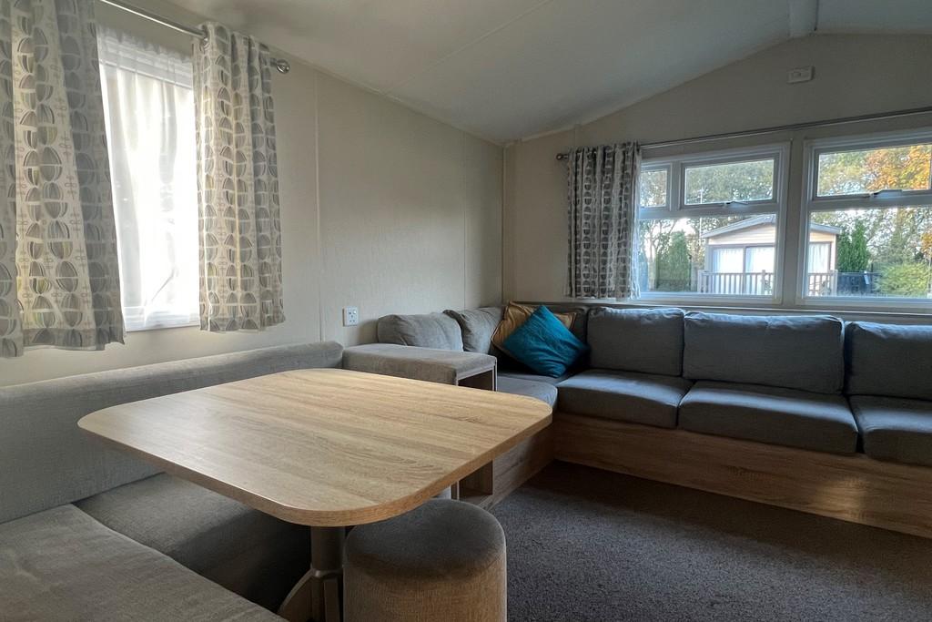 St Leonards, Dorset 2 bed park home for sale £30,000