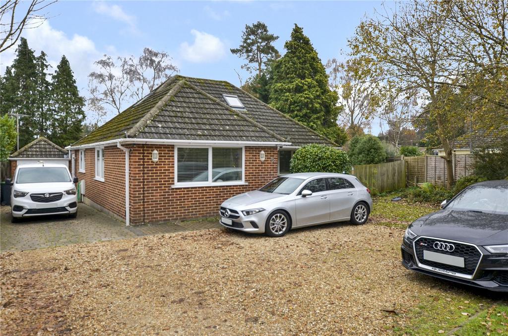 Ameysford Road, Ferndown, Dorset, BH22 2 bed bungalow £475,000