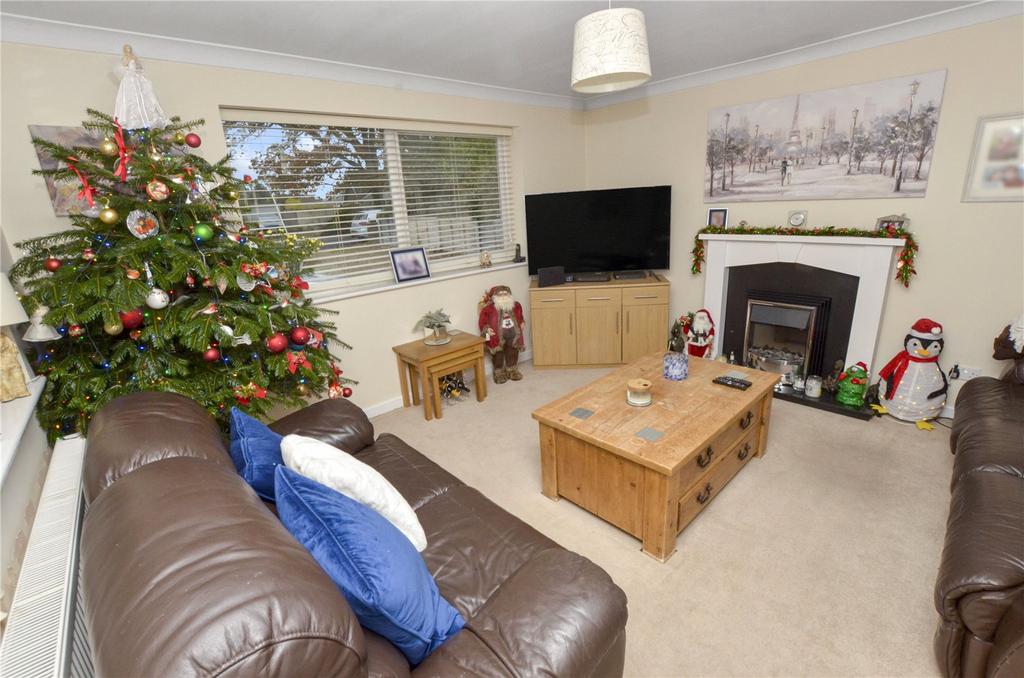 Ameysford Road, Ferndown, Dorset, BH22 2 bed bungalow £475,000