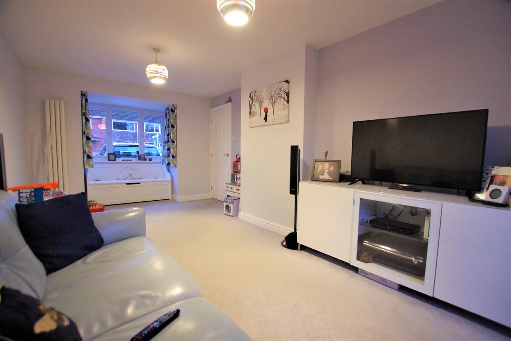 Byrds Lane, Uttoxeter 3 bed terraced house £195,000