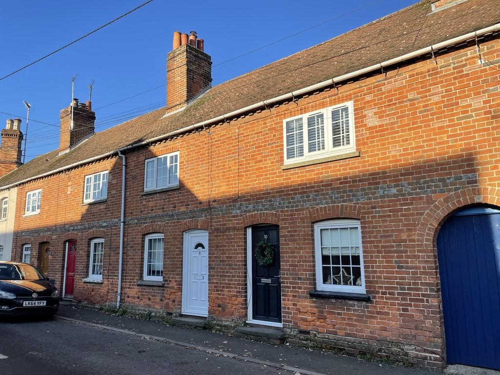Newbury Street, Kintbury 2 bed cottage £995 pcm (£230 pw)