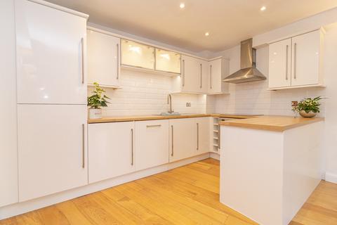 2 bedroom mews to rent, Vicarage Mews, Conway Road, Pontcanna