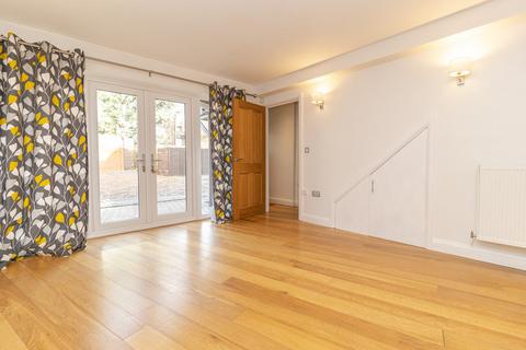 2 bedroom mews to rent, Vicarage Mews, Conway Road, Pontcanna