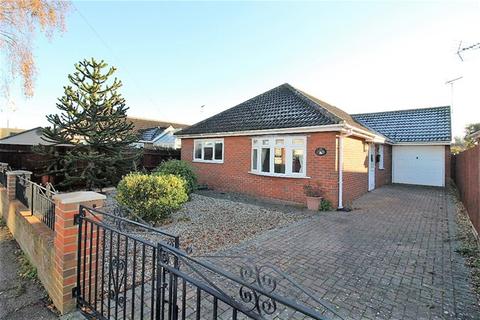 3 bedroom detached bungalow for sale - Bockings Grove, Clacton on Sea