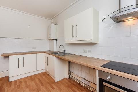 2 bedroom apartment to rent, Midhurst Road, Liphook