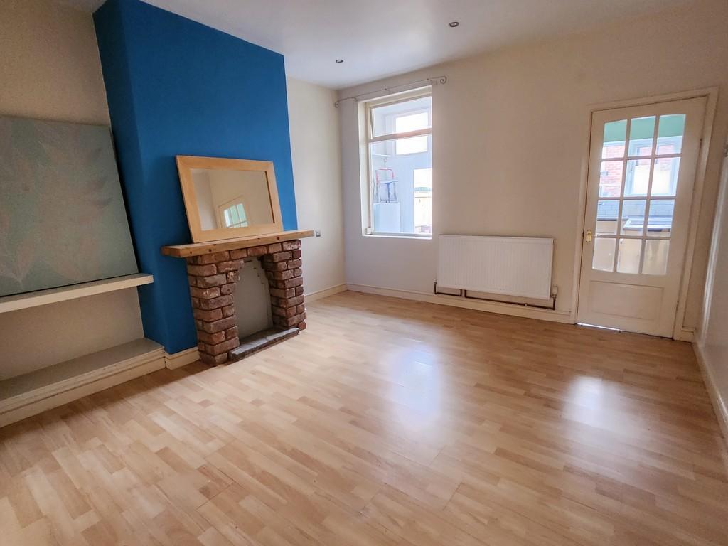 Doncaster Road, Mexborough 2 bed terraced house £550 pcm (£127 pw)