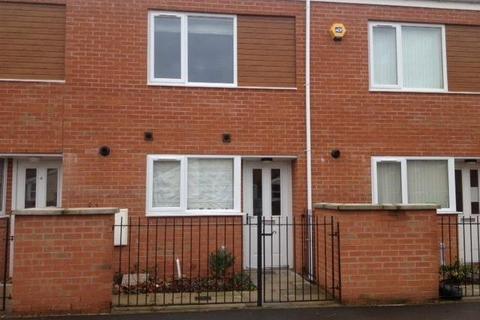 2 bedroom terraced house to rent - Holstein Street, Manchester, M13