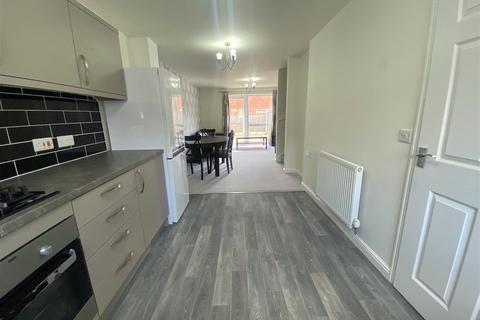 2 bedroom terraced house to rent - Holstein Street, Manchester, M13