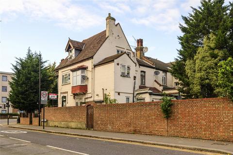 9 bedroom semi-detached house for sale - Green Lanes, Palmers Green, London, N13