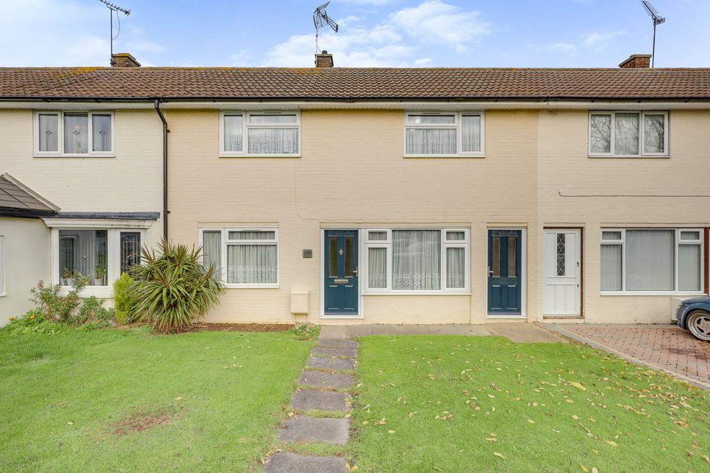 Holden Gardens, Basildon, SS14 2 bed terraced house for sale £300,000