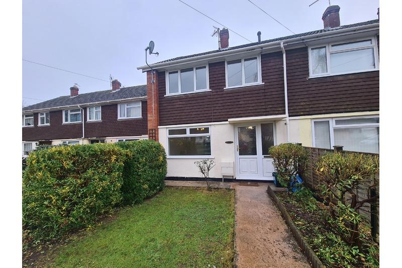 Laxton Close, Taunton 3 bed terraced house £1,100 pcm (£254 pw)
