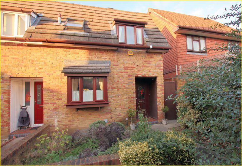 Basil Gardens, Shirley Oaks Village 1 bed terraced house £1,350 pcm
