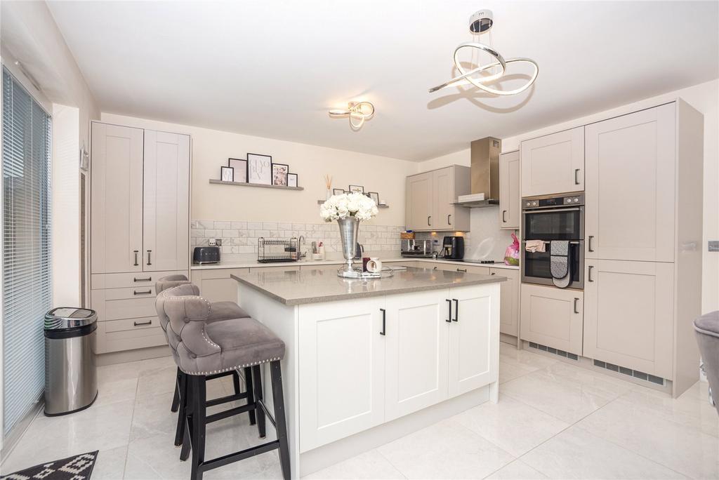 Bron Gwynedd, Penrhosgarnedd, Bangor, Gwynedd, LL57 4 bed detached