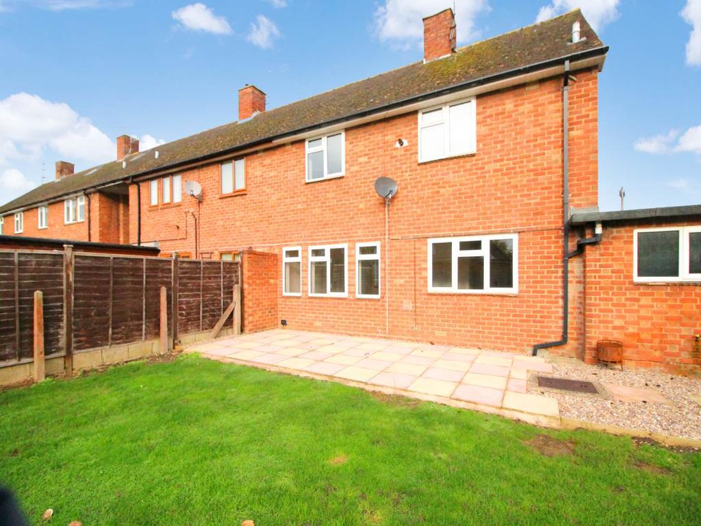 Evesham, 3 bed semidetached house £1,050 pcm (£242 pw)