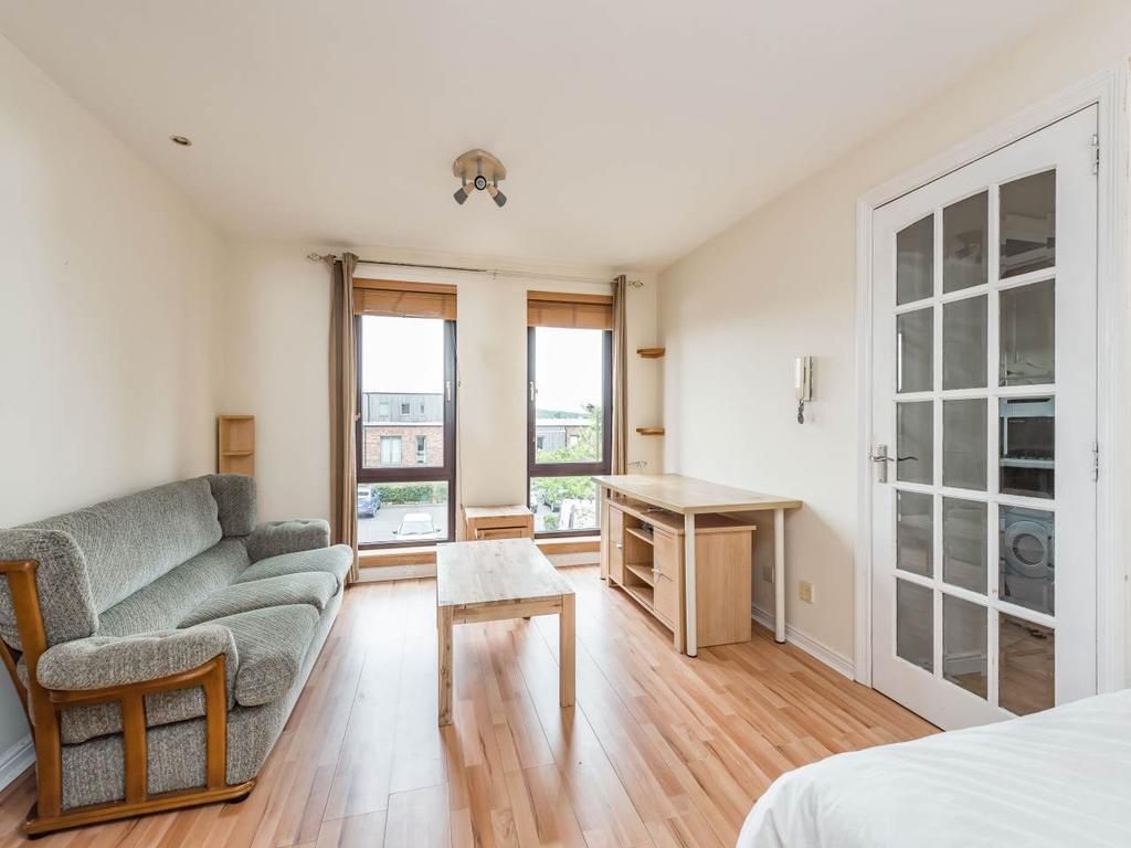Echline Rigg, South Queensferry, Edinburgh 1 bed flat £625 pcm (£144 pw)