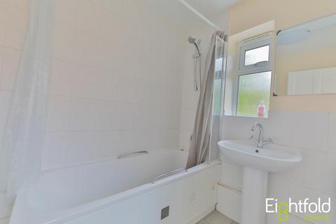 3 bedroom terraced house to rent - Bear Road, Brighton