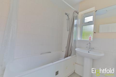 3 bedroom terraced house to rent, Bear Road, Brighton