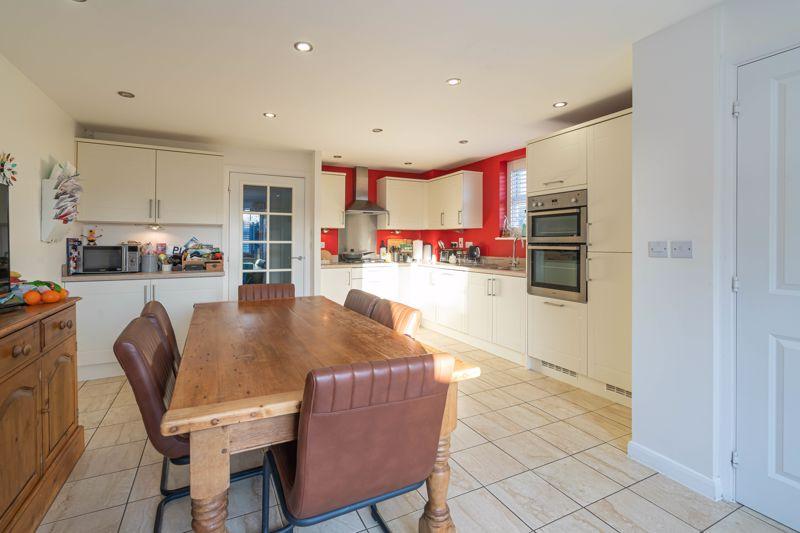 Chilton Field Way, Chilton 4 bed semidetached house £400,000