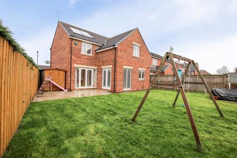 4 bedroom detached house for sale - Mead Court, Forest Hall, NE12