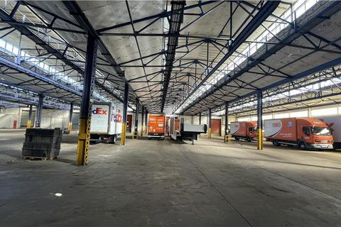 Warehouse to rent - Unit 23, Hartlebury Trading Estate, Hartlebury, Kidderminster, Worcestershire, DY10 4JB