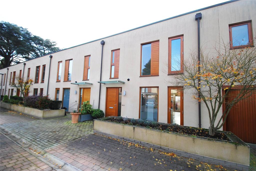 Cliveden Gages, Taplow, Buckinghamshire, SL6 3 bed terraced house for