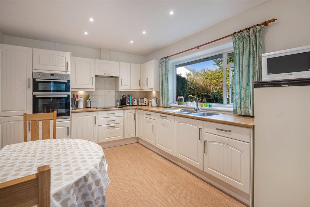 Lodge Lane, Brixton, PL8 3 bed bungalow £550,000
