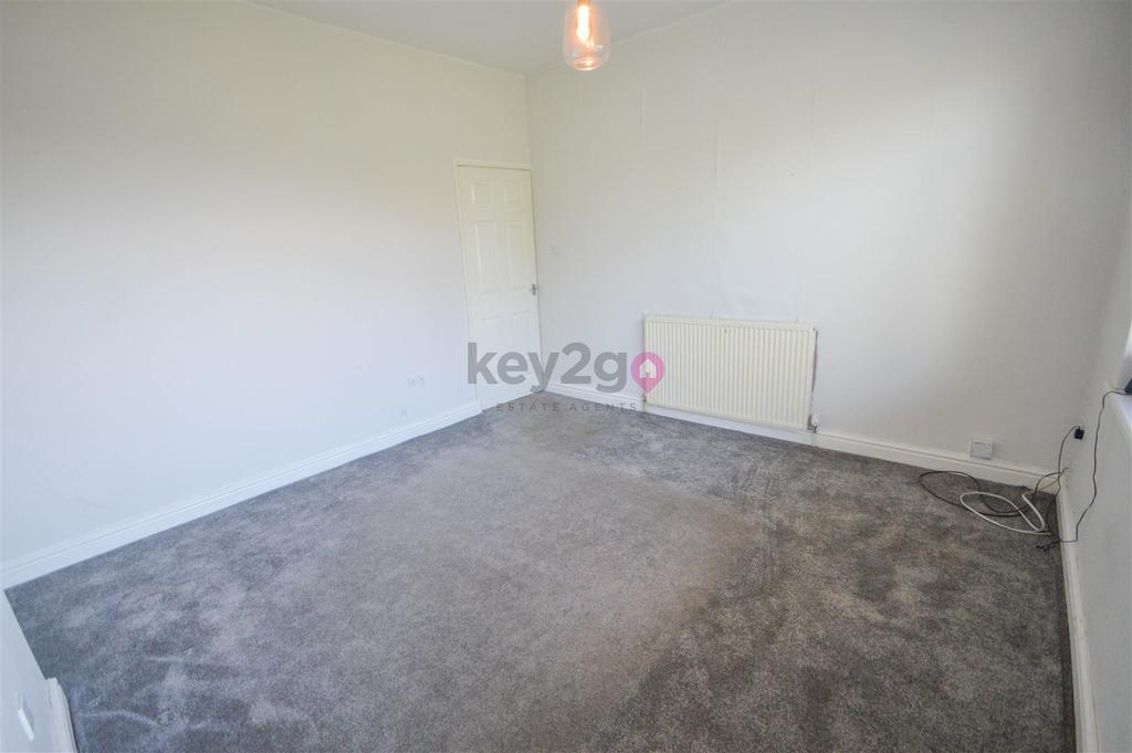 Aughton Road, Swallownest, S26 3 bed semidetached house £695 pcm (£