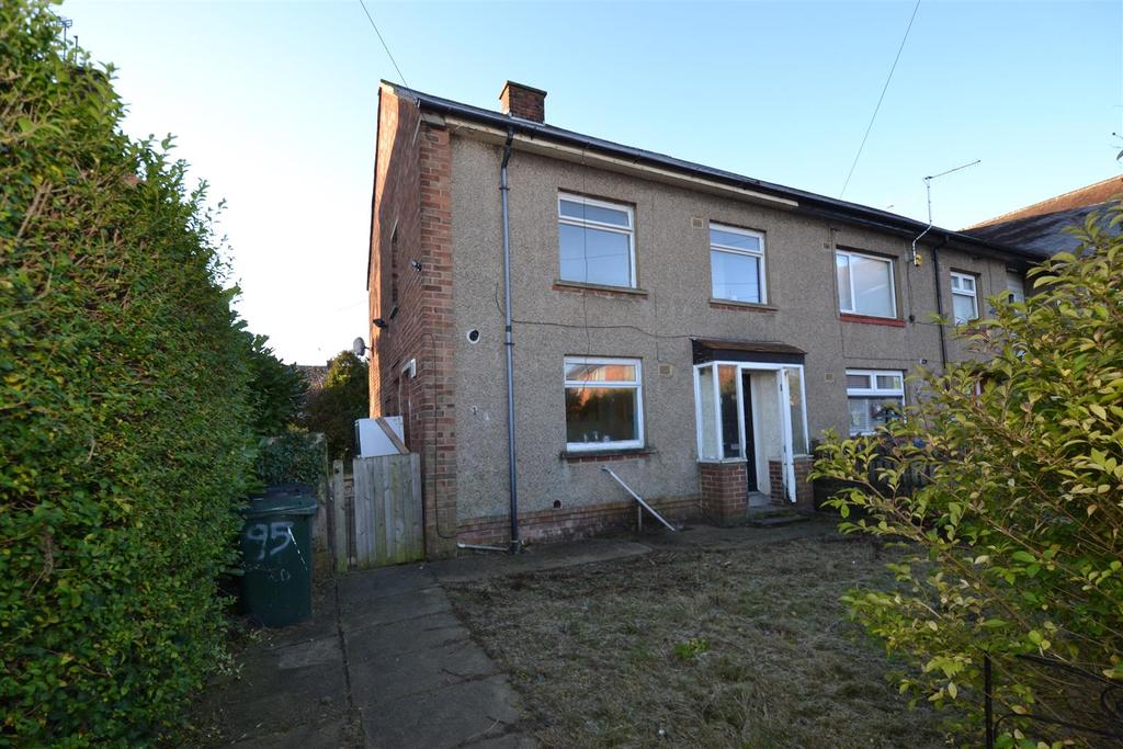Bradford Road, Clayton, Bradford 3 bed end of terrace house £125,000