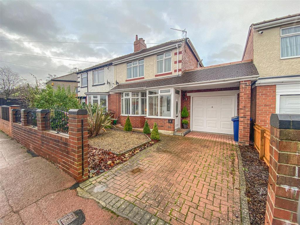 Chatsworth Gardens, Westerhope, Newcastle Upon Tyne 3 bed semidetached house £180,000