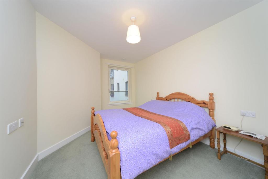 Bedroom 24 HG.jpg