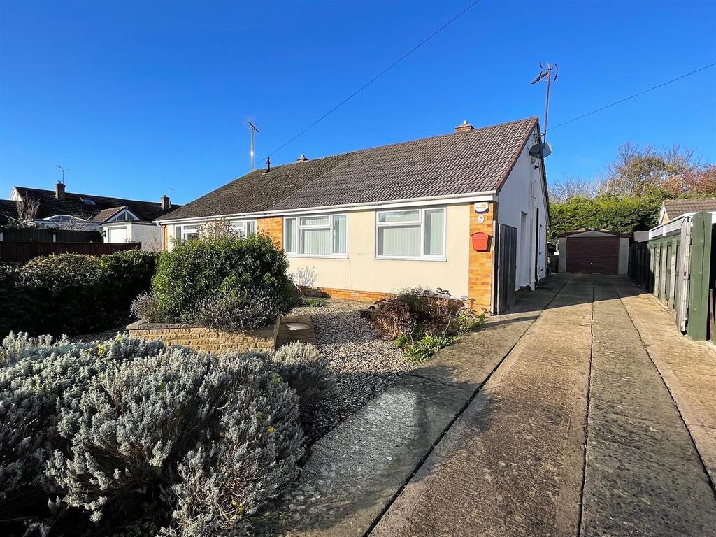 Kingscote Close, Hatherley, Cheltenham 2 bed semi-detached bungalow for ...