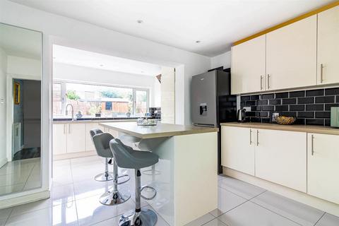 3 bedroom house to rent - Jessel Drive, Loughton IG10