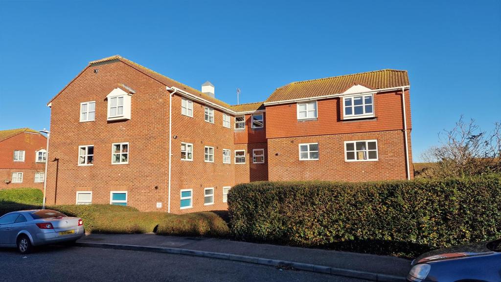 Westmarsh Drive, Margate 2 bed flat £895 pcm (£207 pw)