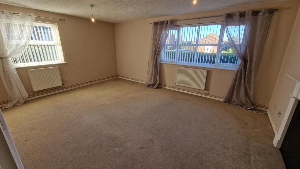 Westmarsh Drive, Margate 2 bed flat £895 pcm (£207 pw)