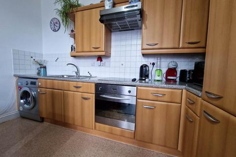 2 bedroom flat for sale - Ashway Court, Cashes Green Road, Stroud
