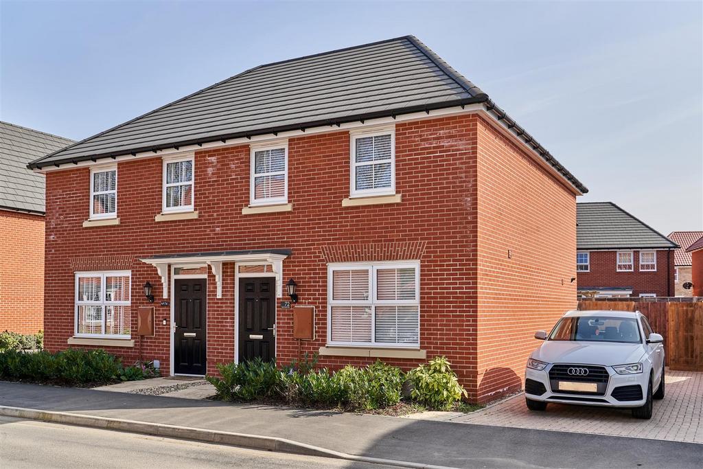 Flag Cutters Way, Horsford, Norwich 3 bed semidetached house £295,000