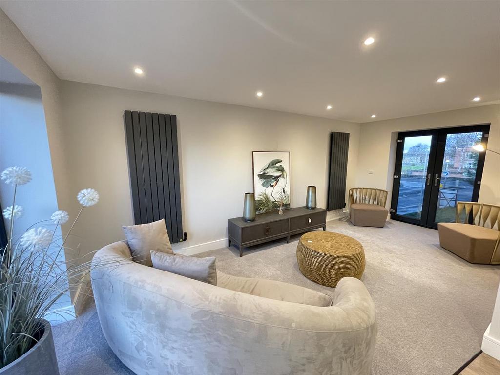 Scalby View Apartments, Hackness Road, Scarborough, YO12 5SD 2 bed flat