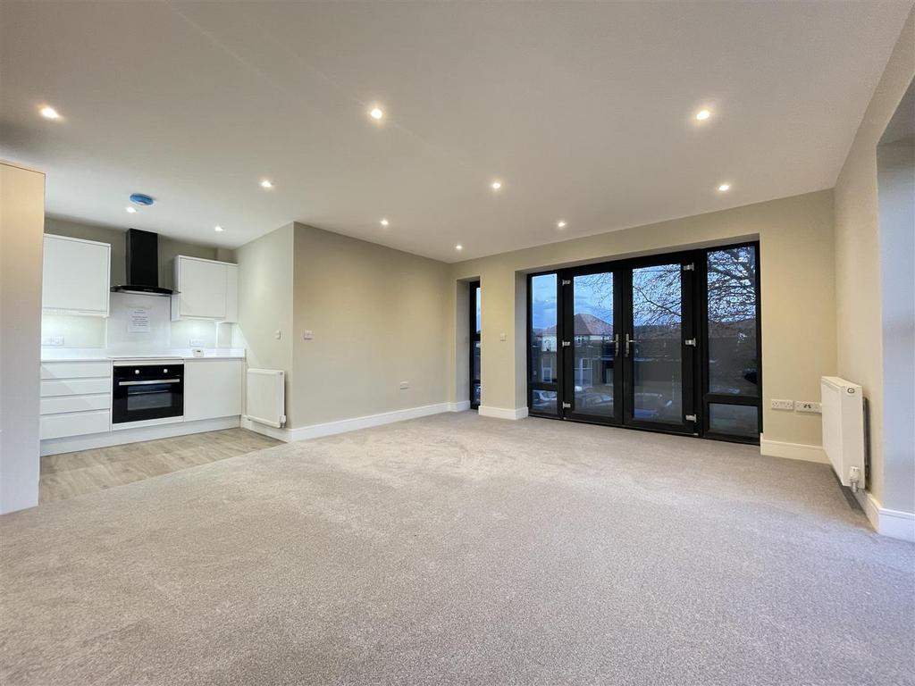 Scalby View Apartments, Hackness Road, Scarborough, YO12 5SD 2 bed flat