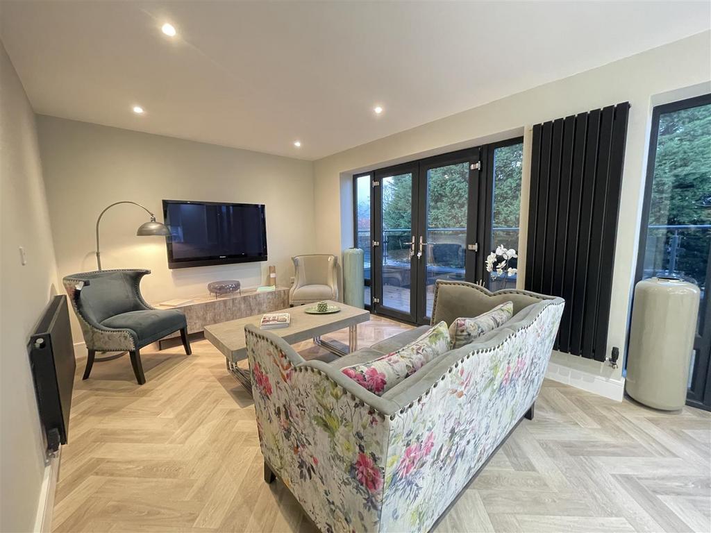 Scalby View Apartments, Hackness Road, Scarborough, YO12 5SD 2 bed flat