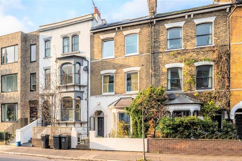 5 Cricketfield Road, London, E5 8NR