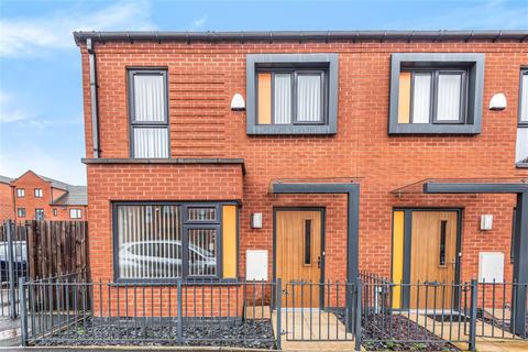3 bedroom semi-detached house to rent - Blodwell Street, Salford, M6 5RX